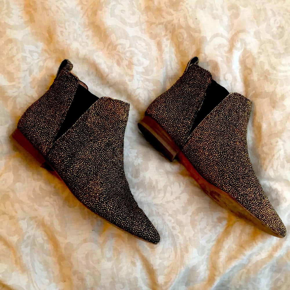 Madewell Size 10 Ankle Boots Pointed Toe Genuine Leather Spotted Fuzzy Material